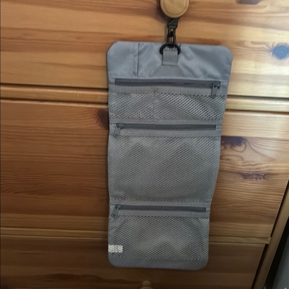 Gray handing cases pocket for travel Bag - Picture 3 of 3